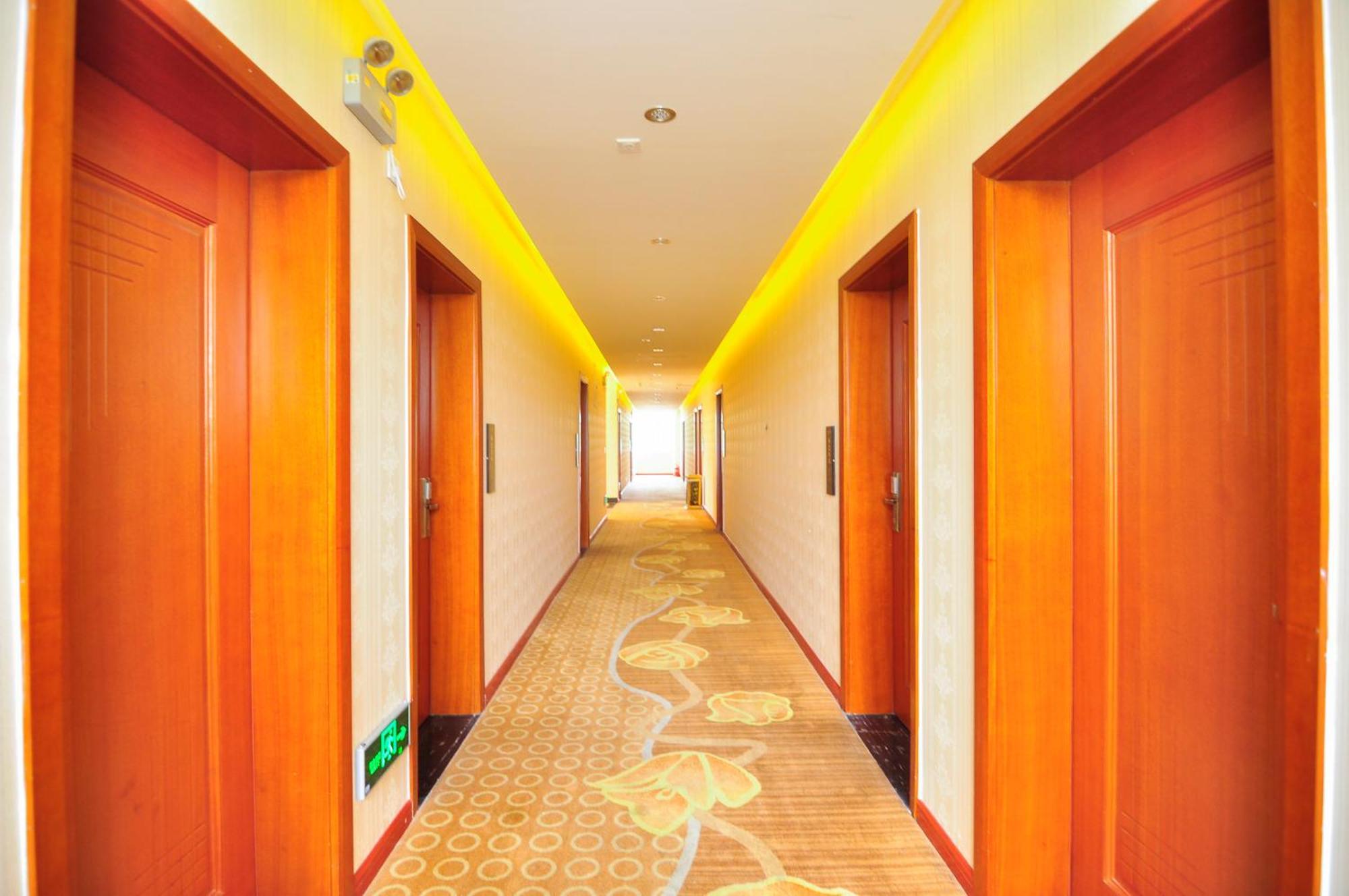 Bai Nian Sheng Shi Hotel Куньмин Экстерьер фото